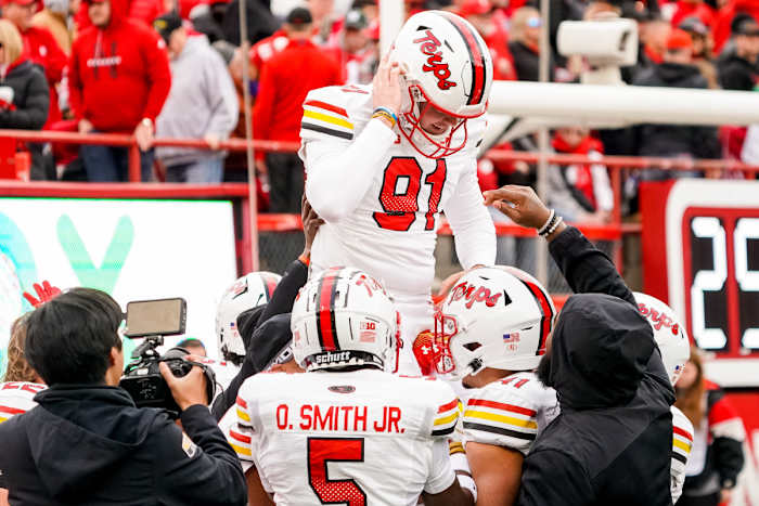 Jack Howes after winning kick 2023 Nebraska vs Maryland football USATSI_21873824